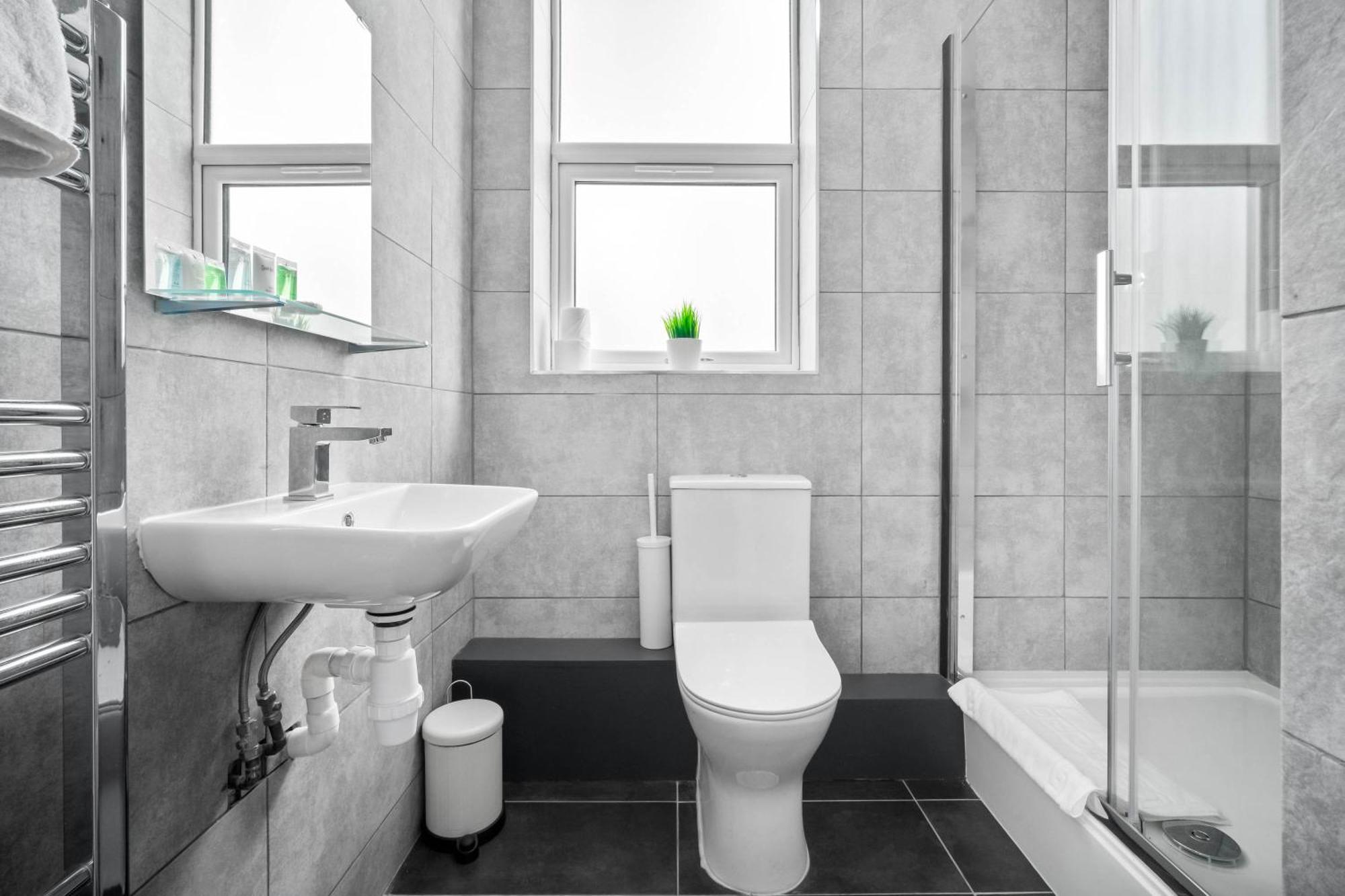 Luxe Apartment - Rowley Regis - Parking - Top Rated - Netflix - Wifi - 49Bg Cradley Heath المظهر الخارجي الصورة